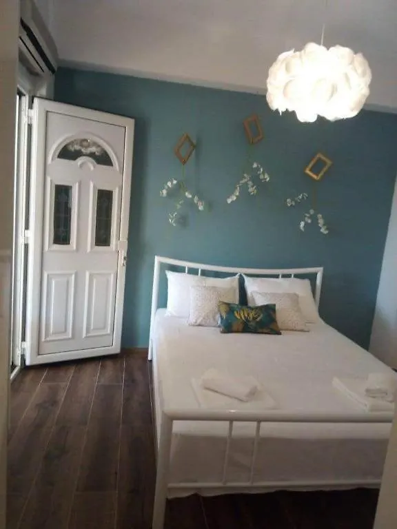 Aigli Luxury Studios Nea Roda 0*,