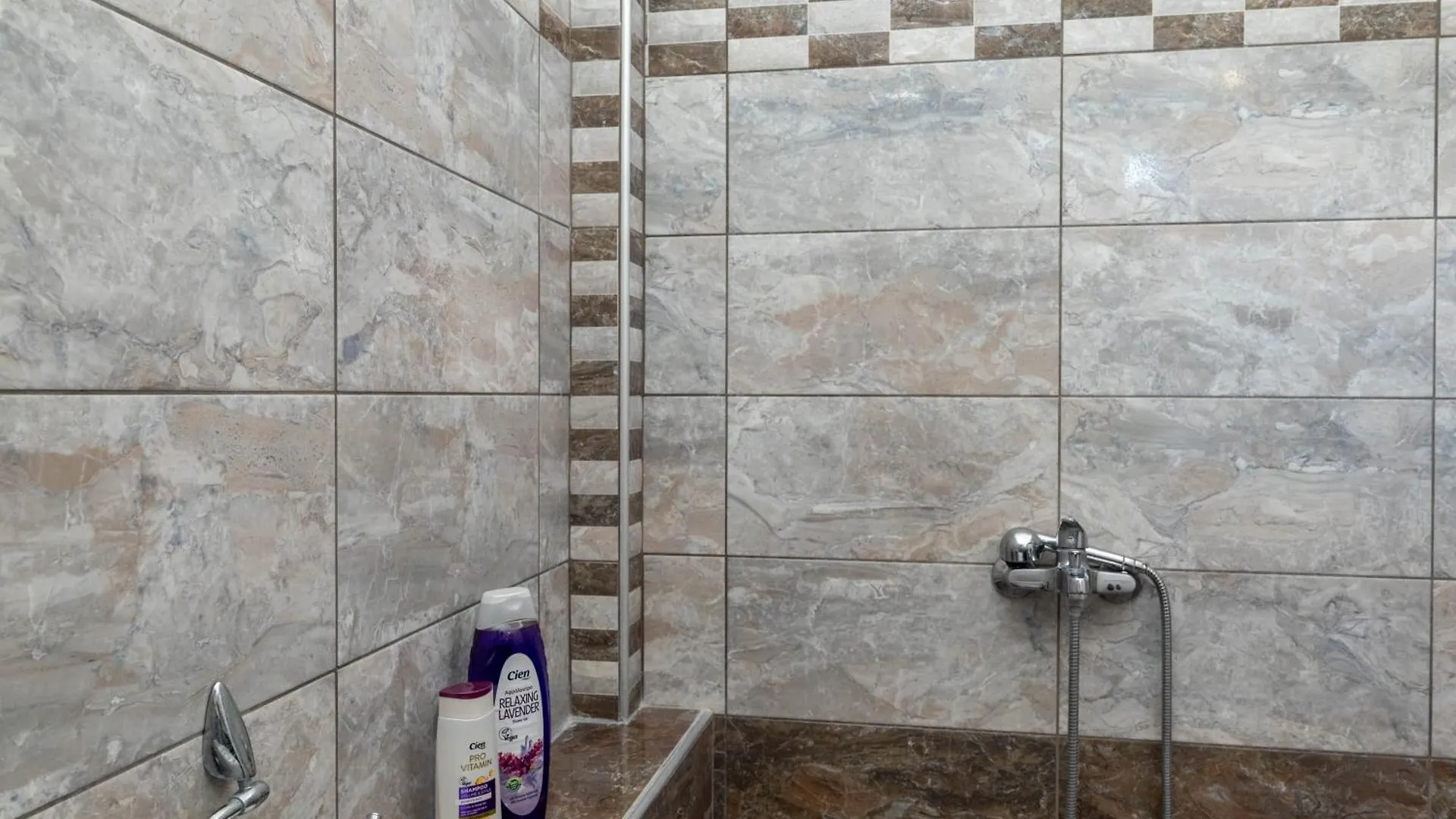 Aigli Luxury Studios Nea Roda 0*,