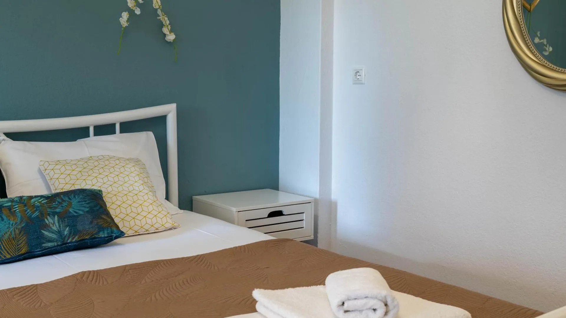 Aigli Luxury Studios Nea Roda Greece