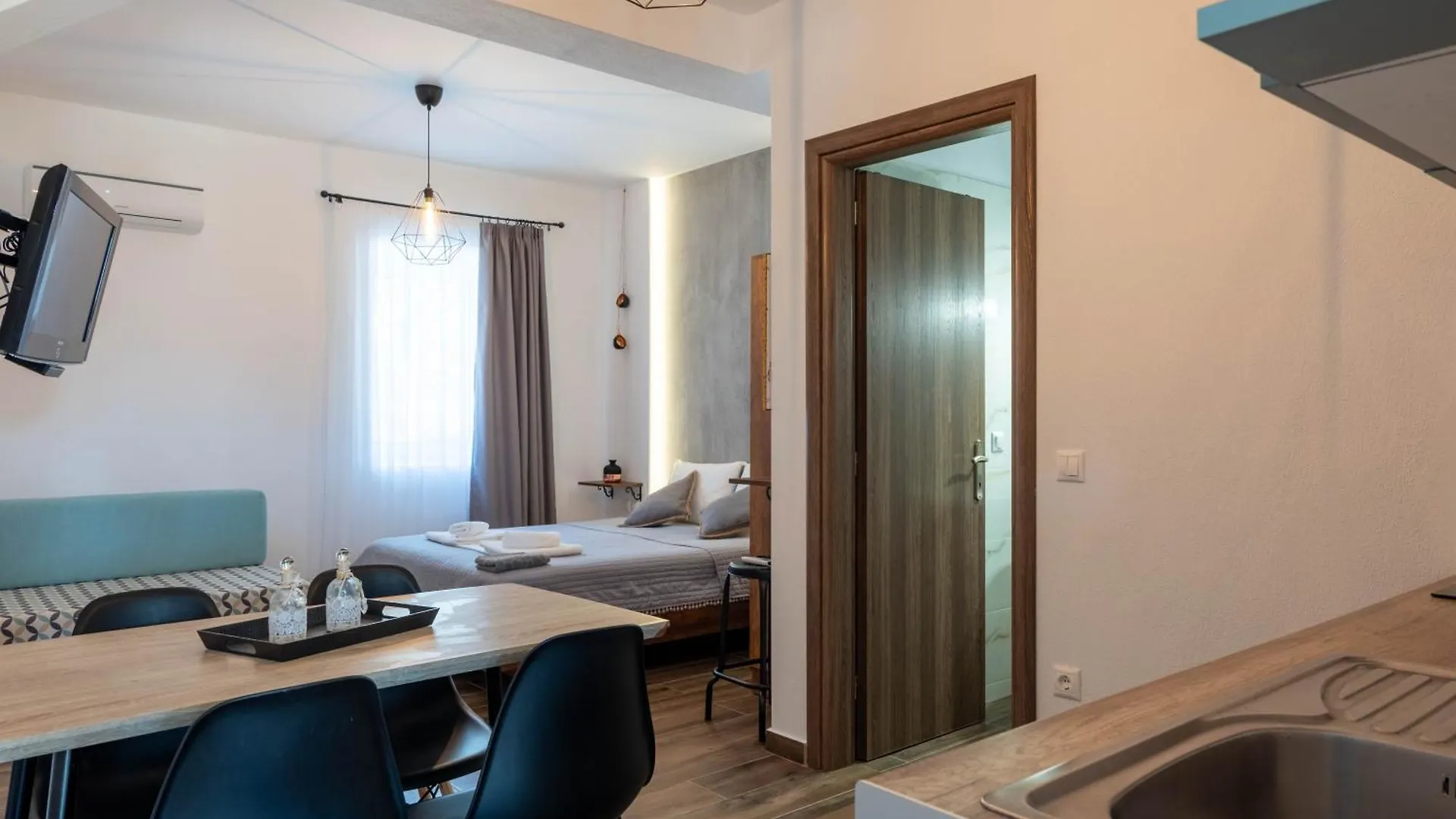 Aigli Luxury Studios Nea Roda