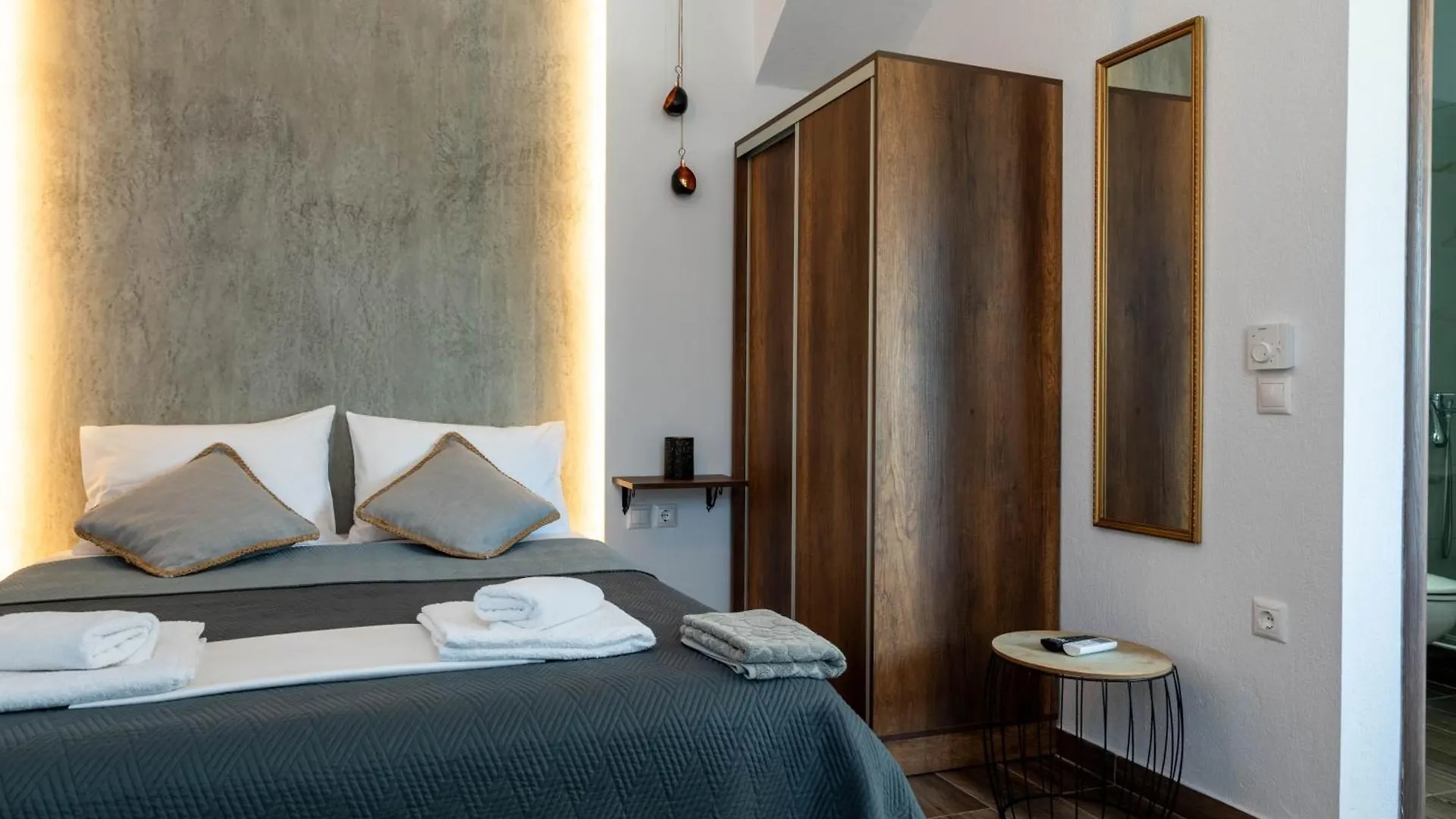 Aigli Luxury Studios Nea Roda Apartment