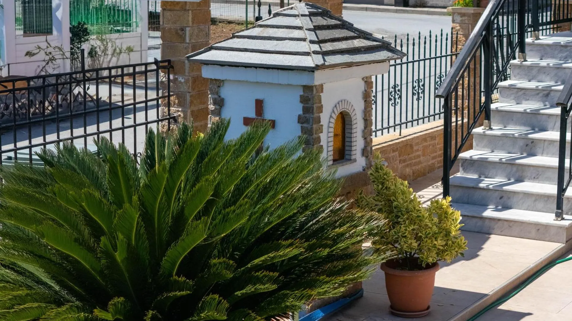 Aigli Luxury Studios Nea Roda Greece