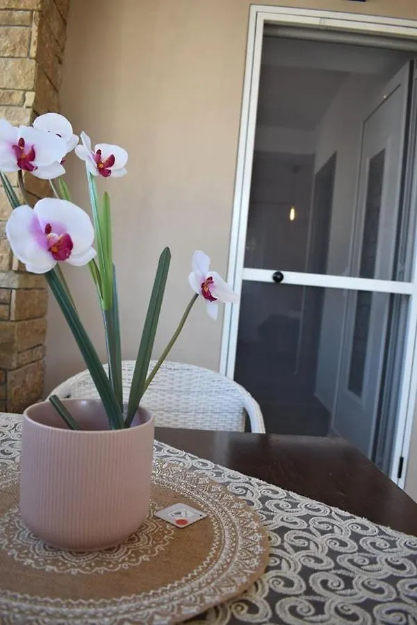 Aigli Luxury Studios Nea Roda