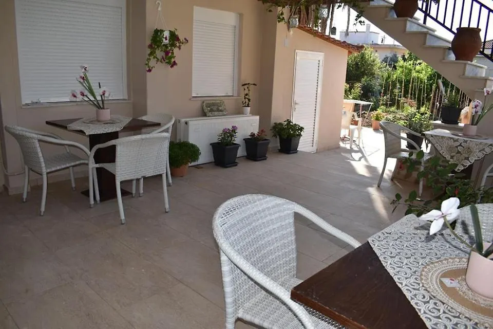 Aigli Luxury Studios Nea Roda 0*,  Greece