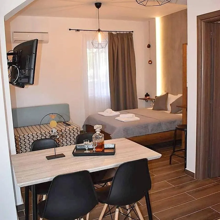 Aigli Luxury Studios Nea Roda Apartment