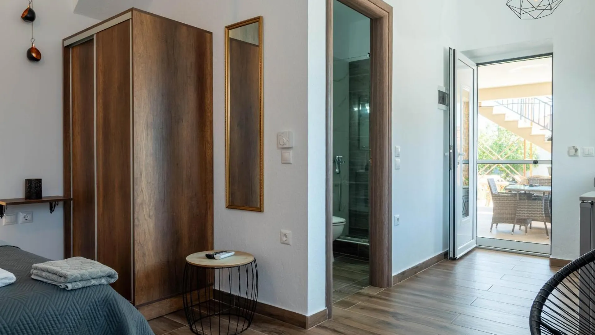Aigli Luxury Studios Nea Roda Apartment