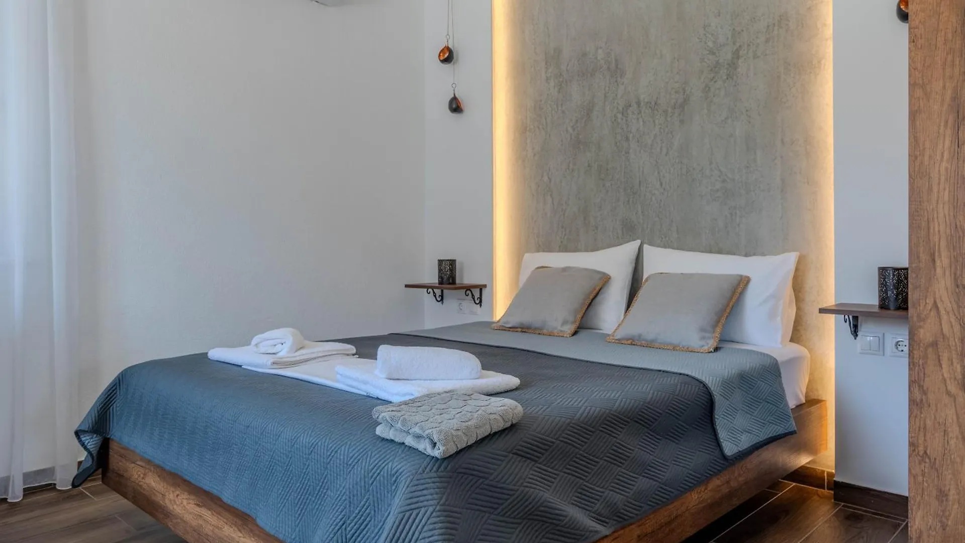 Apartment Aigli Luxury Studios Nea Roda Greece