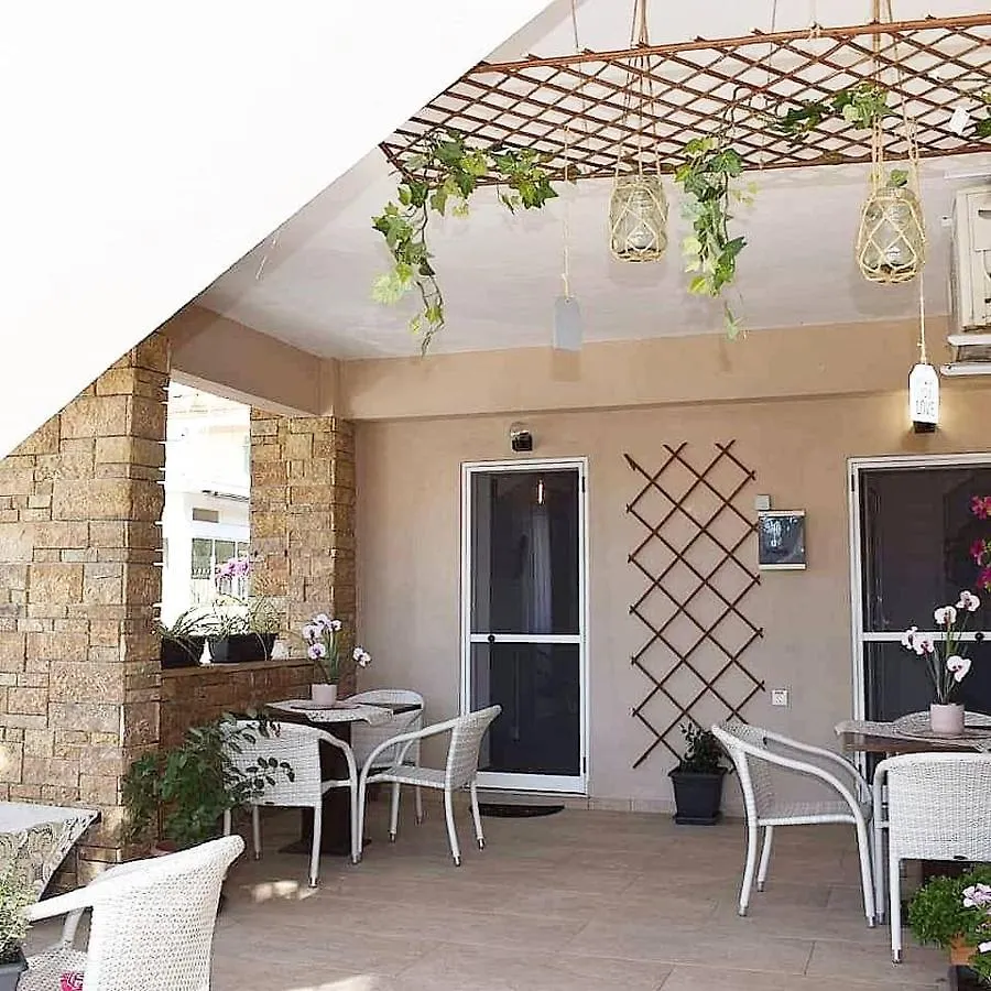 Apartment Aigli Luxury Studios Nea Roda